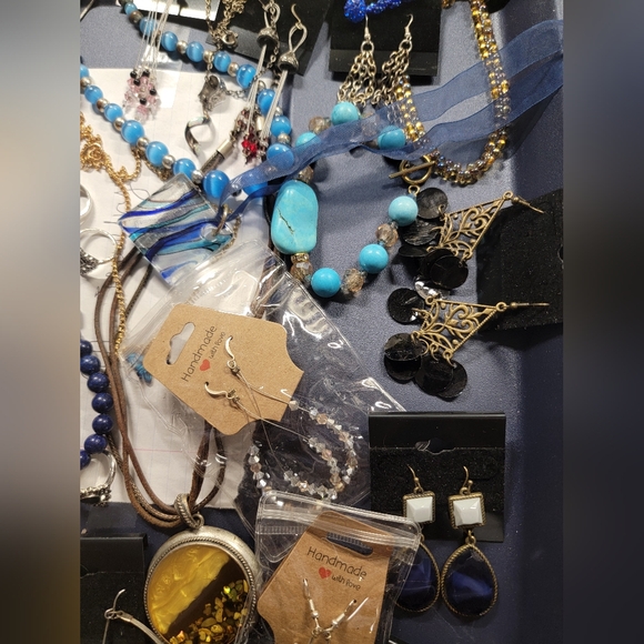 Not So Mystery Jewelry Envelope 1 piece of Jewelry pictured in ea envelope. - Picture 8 of 16